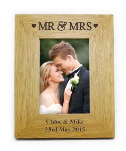 Personalised Oak Finish 4×6 Mr & Mrs Photo Frame