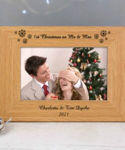 Personalised Oak Finish 6×4 Snowflake Photo Frame