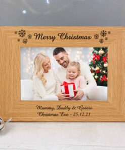 Personalised Oak Finish 6×4 Snowflake Photo Frame